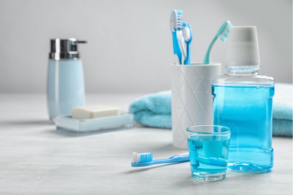 1625-oralcare Уход за зубами после установки имплантов